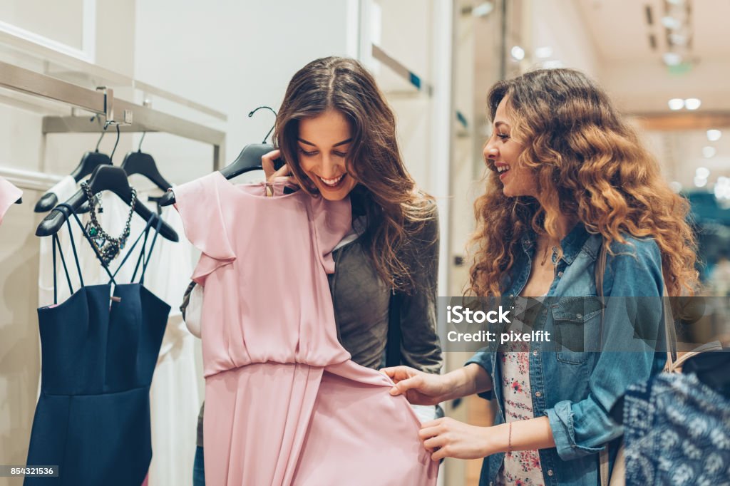 海外ドレスを選ぶ前に確認したい5つのポイント